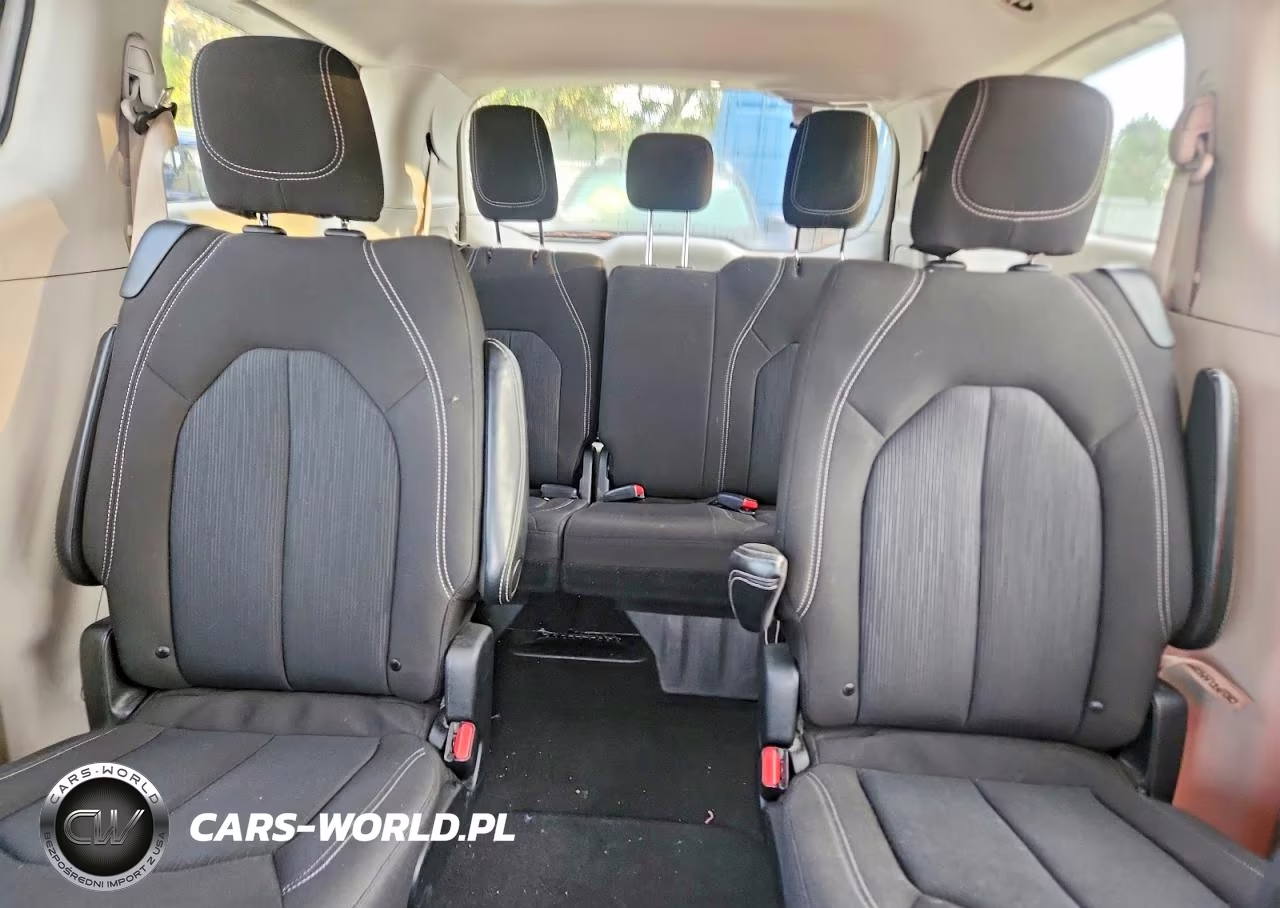 2022 Chrysler Voyager Lx VIN:2C4RC1CG2NR226891 - 10
