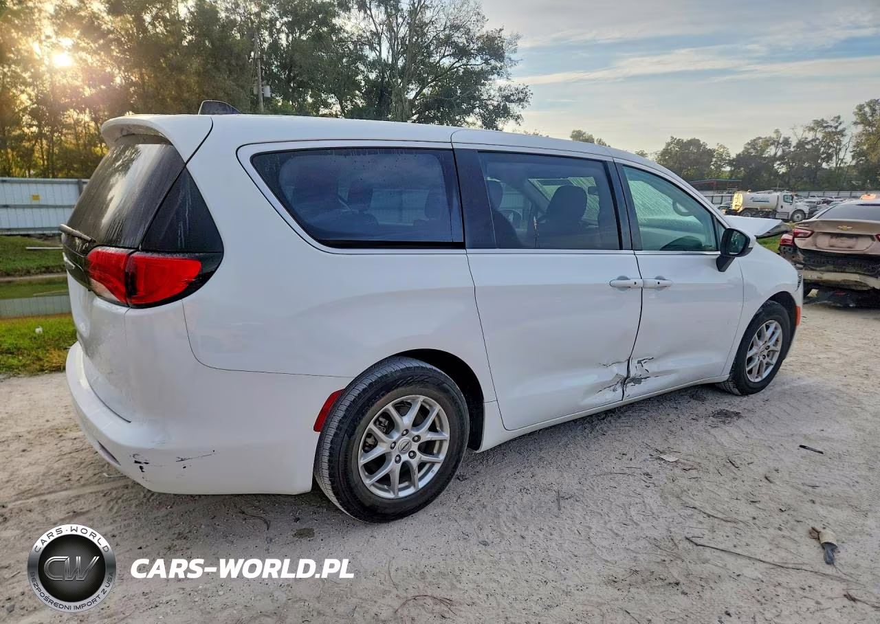 2022 Chrysler Voyager Lx VIN:2C4RC1CG2NR226891 - 3
