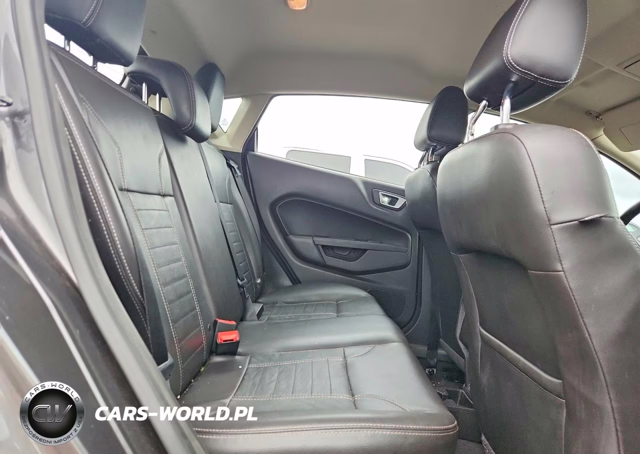2018 Ford Fiesta Titanium VIN:3FADP4FJXJM105637 - 10