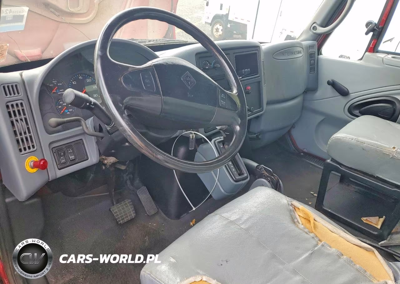 2002 International 4300 Box Truck VIN:1HTMMAAM82H535064 - 8