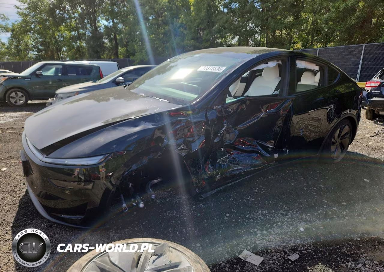 2026 Tesla Model Y VIN:7SAYGDED3TF658602 - 1