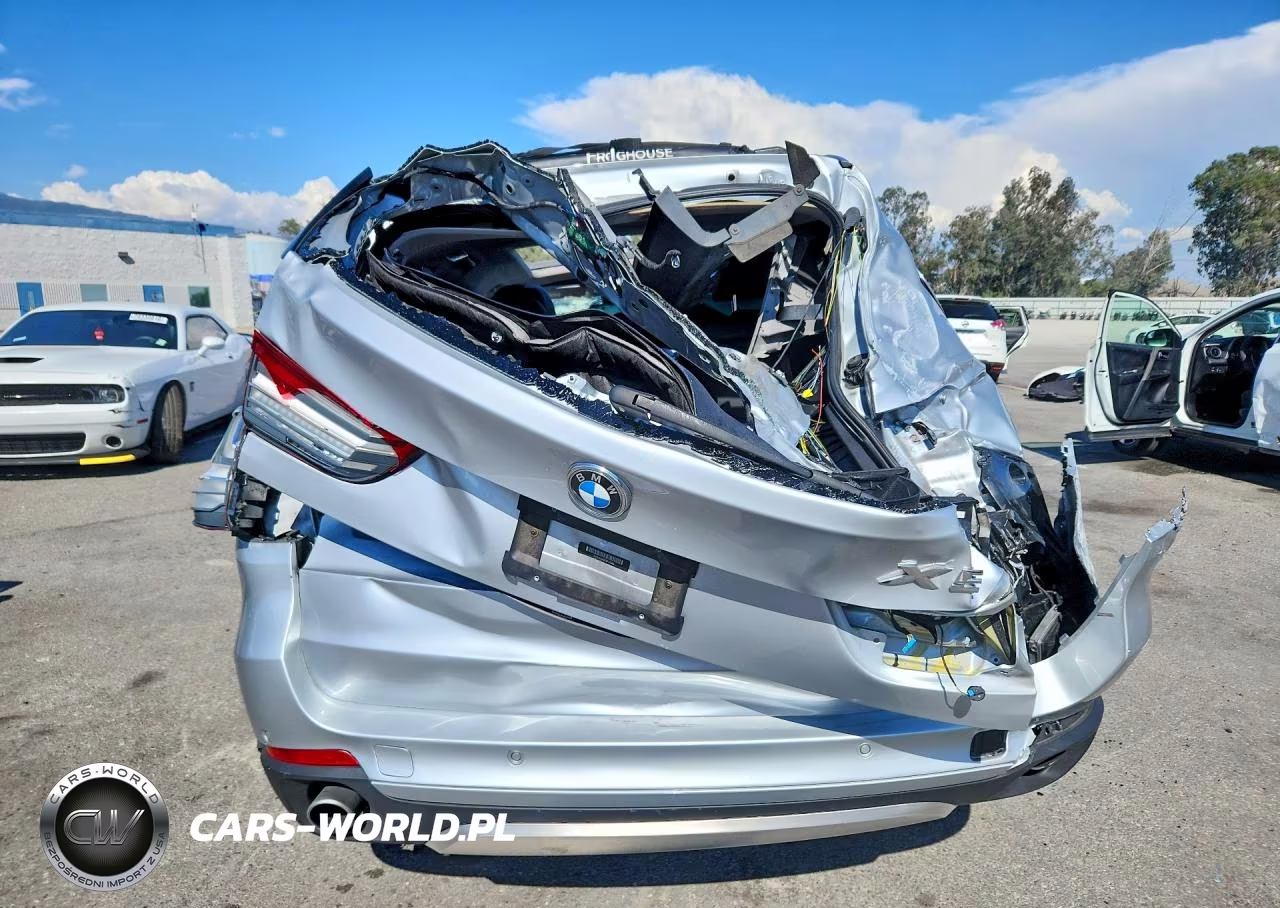 2015 BMW X5 xDrive35I VIN:5UXKR0C58F0P11992 - 6