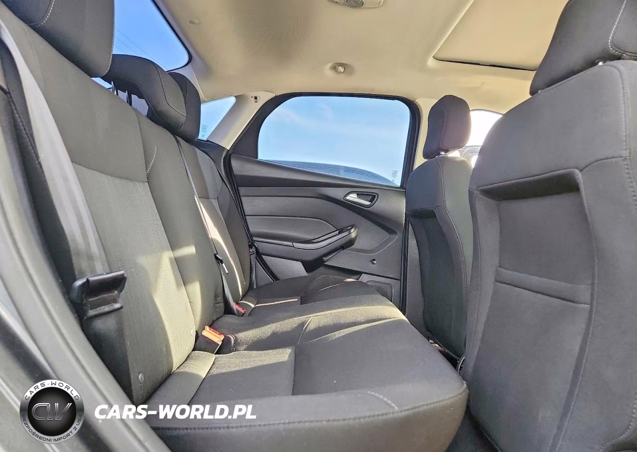 2017 Ford Focus VIN:1FADP3E21HL261940 - 10
