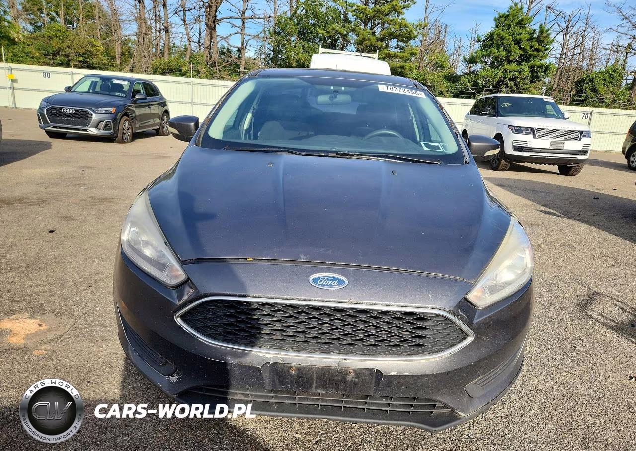 2017 Ford Focus VIN:1FADP3E21HL261940 - 5