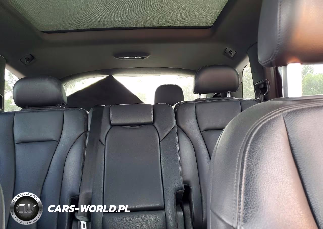 2019 Audi Q7 Premium VIN:WA1AAAF73KD005629 - 10