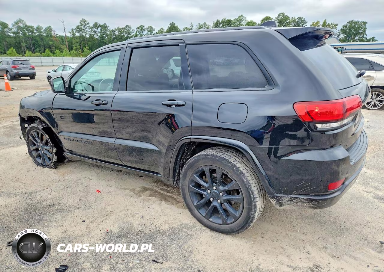 2017 Jeep Grand Cherokee Laredo VIN:1C4RJEAG0HC702858 - 2