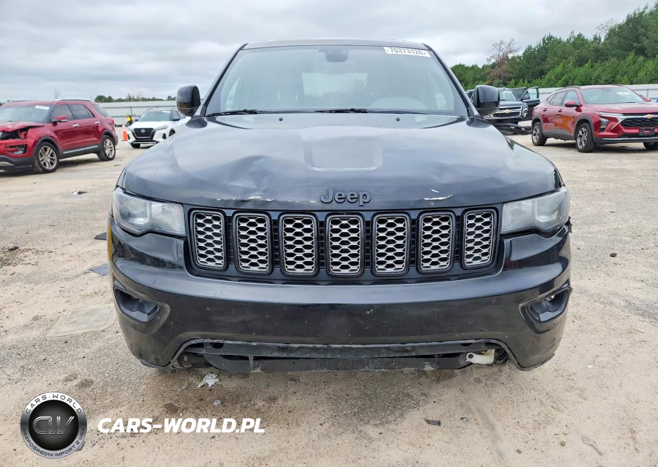 2017 Jeep Grand Cherokee Laredo VIN:1C4RJEAG0HC702858 - 5