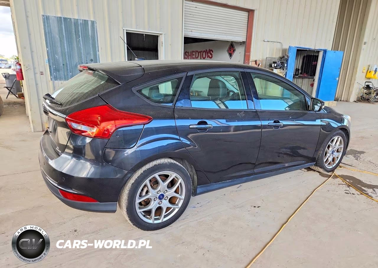 2015 Ford Focus Se VIN:1FADP3K2XFL345515 - 3
