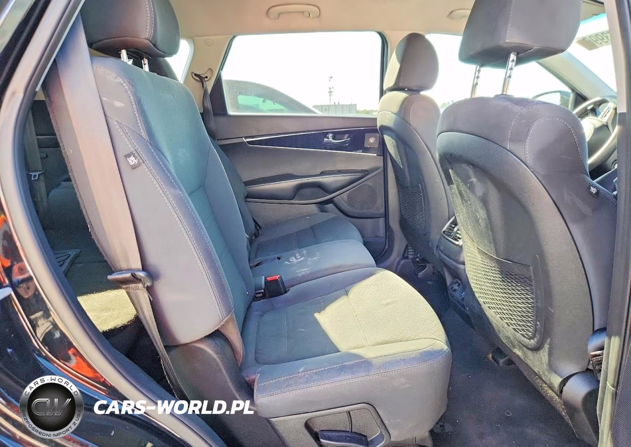 2019 Kia Sorento Lx VIN:5XYPG4A31KG518755 - 10