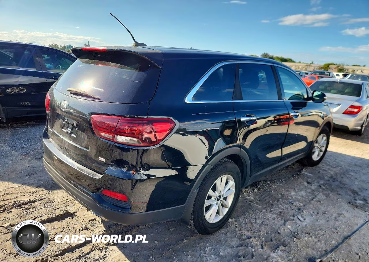 2019 Kia Sorento Lx VIN:5XYPG4A31KG518755 - 3