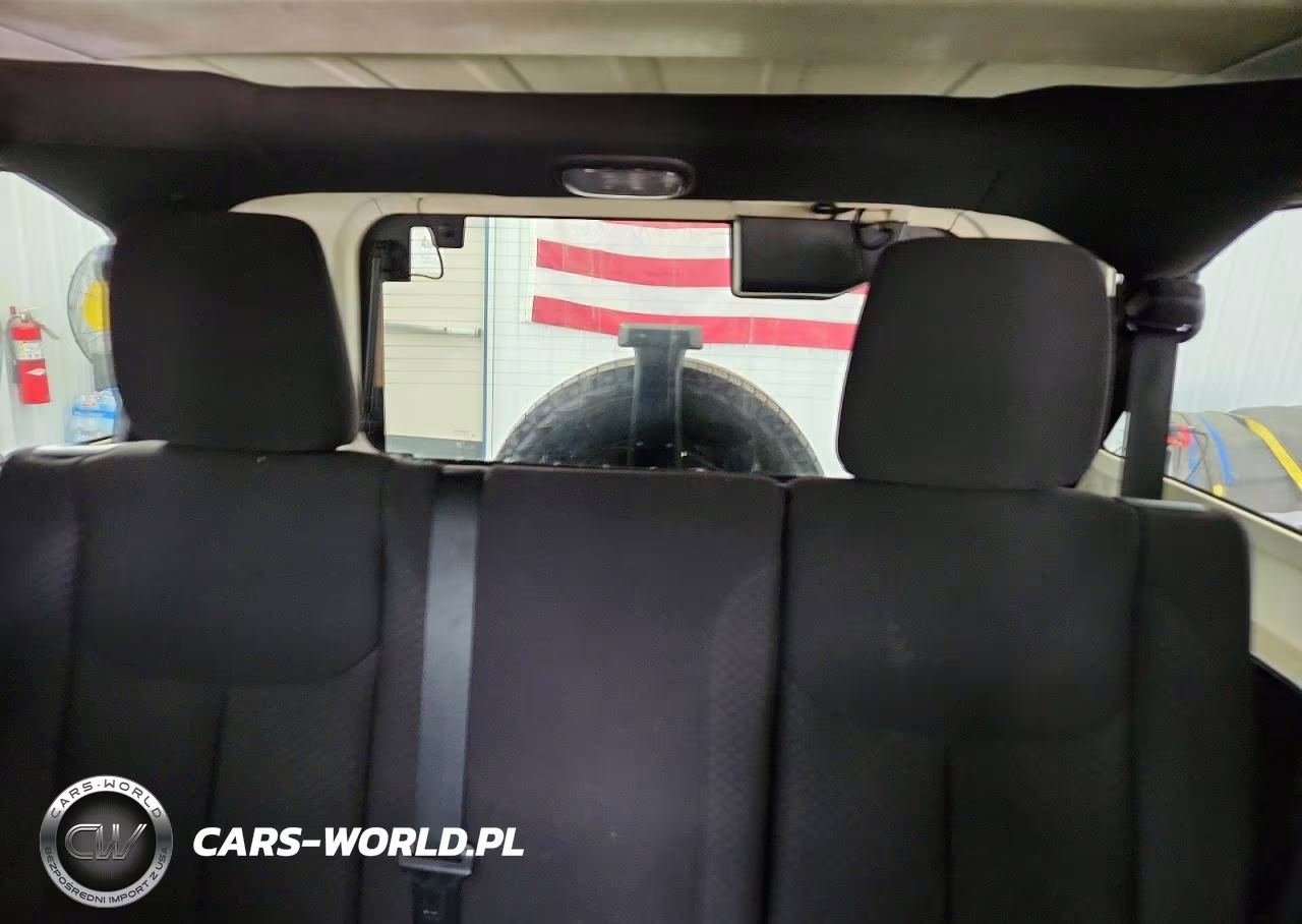 2013 Jeep Wrangler Unlimited Sport VIN:1C4BJWDG8DL537896 - 10
