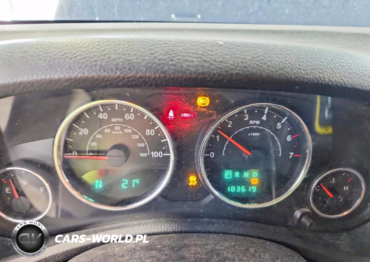 2013 Jeep Wrangler Unlimited Sport VIN:1C4BJWDG8DL537896 - 9
