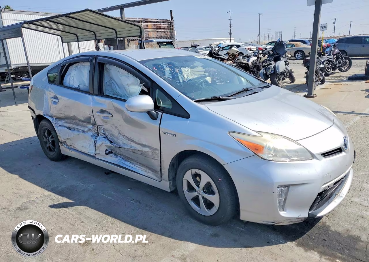 2013 Toyota Prius Two VIN:JTDKN3DU4D0353064 - 4