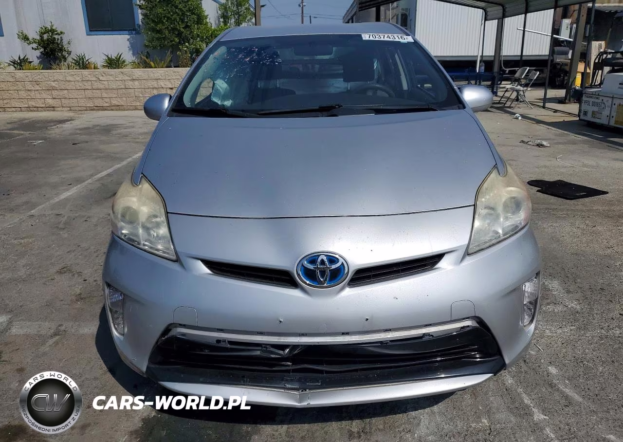 2013 Toyota Prius Two VIN:JTDKN3DU4D0353064 - 5