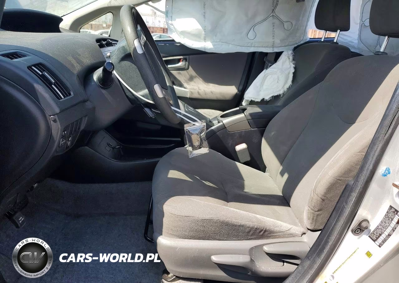 2013 Toyota Prius Two VIN:JTDKN3DU4D0353064 - 7