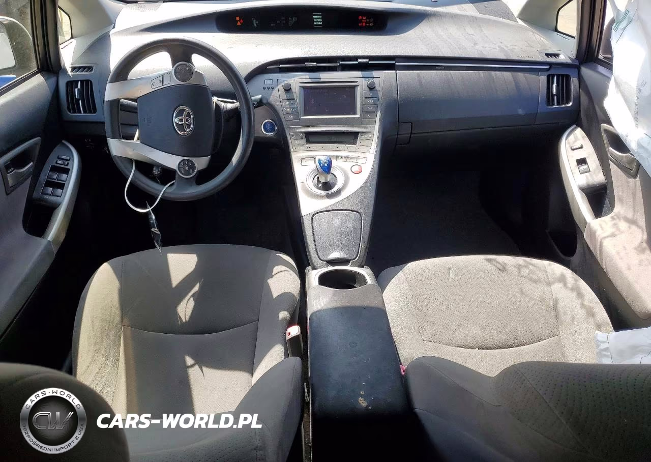 2013 Toyota Prius Two VIN:JTDKN3DU4D0353064 - 8