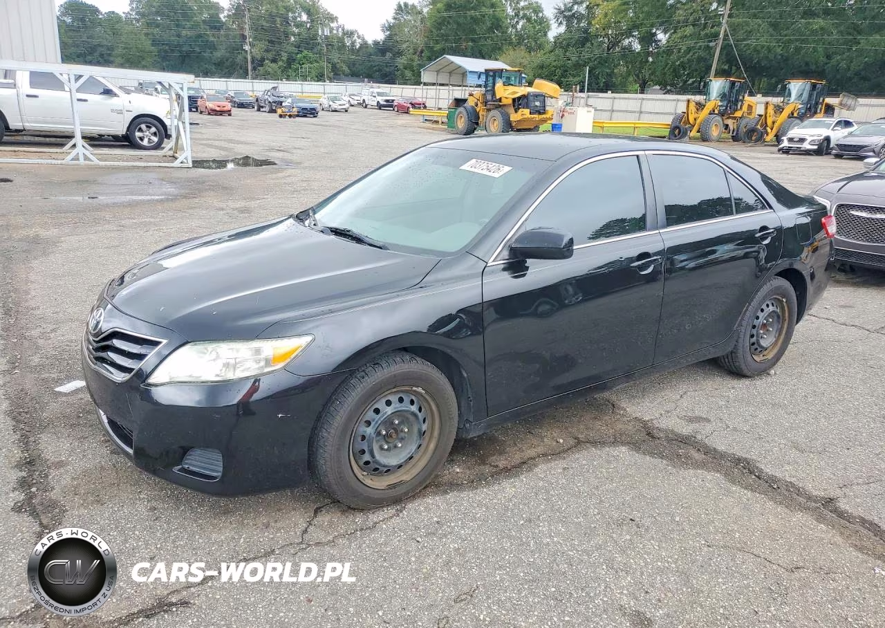 2010 Toyota Camry Base – zdjęcie 1 z 12