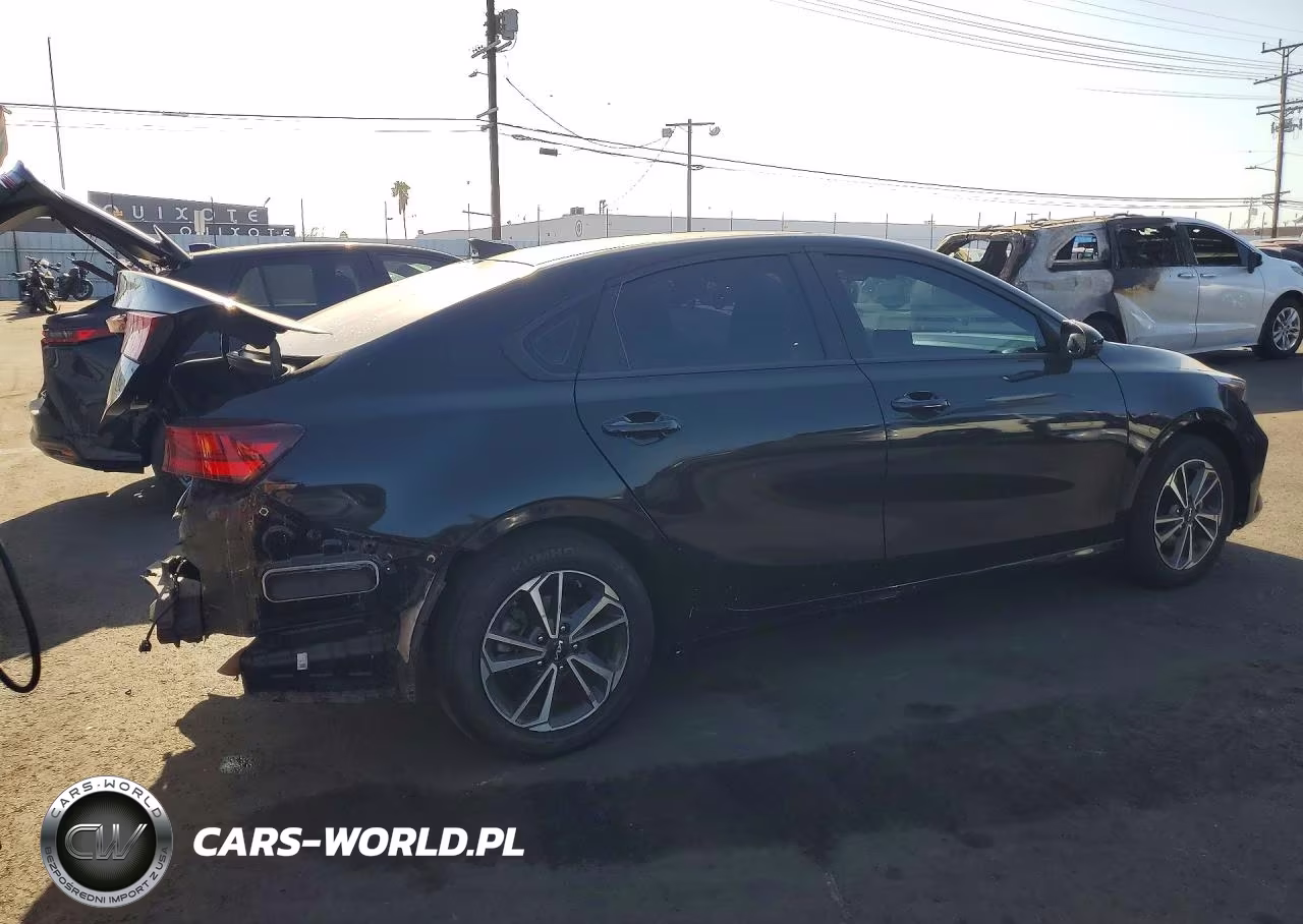 2024 Kia Forte Lxs VIN:3KPF24AD8RE753941 - 3