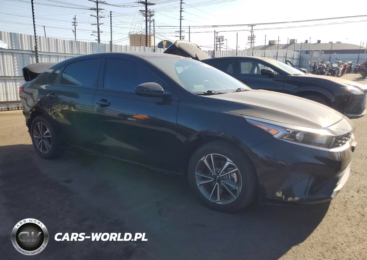 2024 Kia Forte Lxs VIN:3KPF24AD8RE753941 - 4