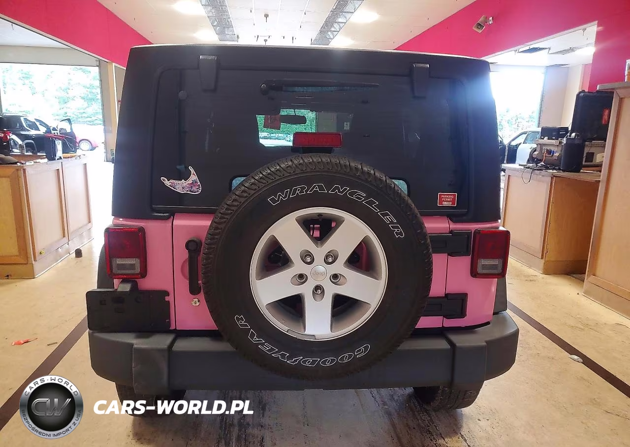 2017 Jeep Wrangler Unlimited Sport VIN:1C4HJWDG5HL739417 - 6
