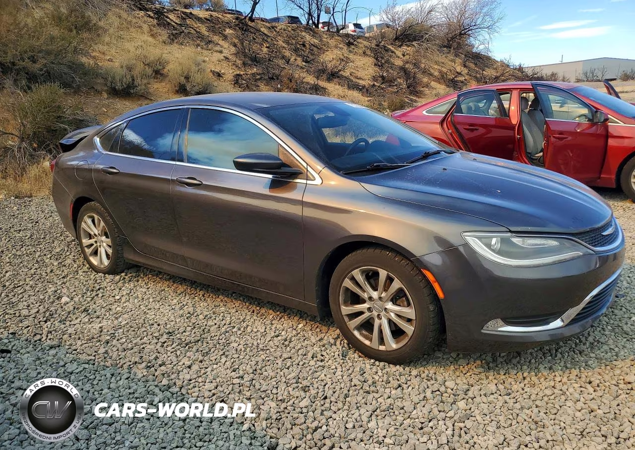 2015 Chrysler 200 Limited VIN:1C3CCCAB4FN596932 - 4