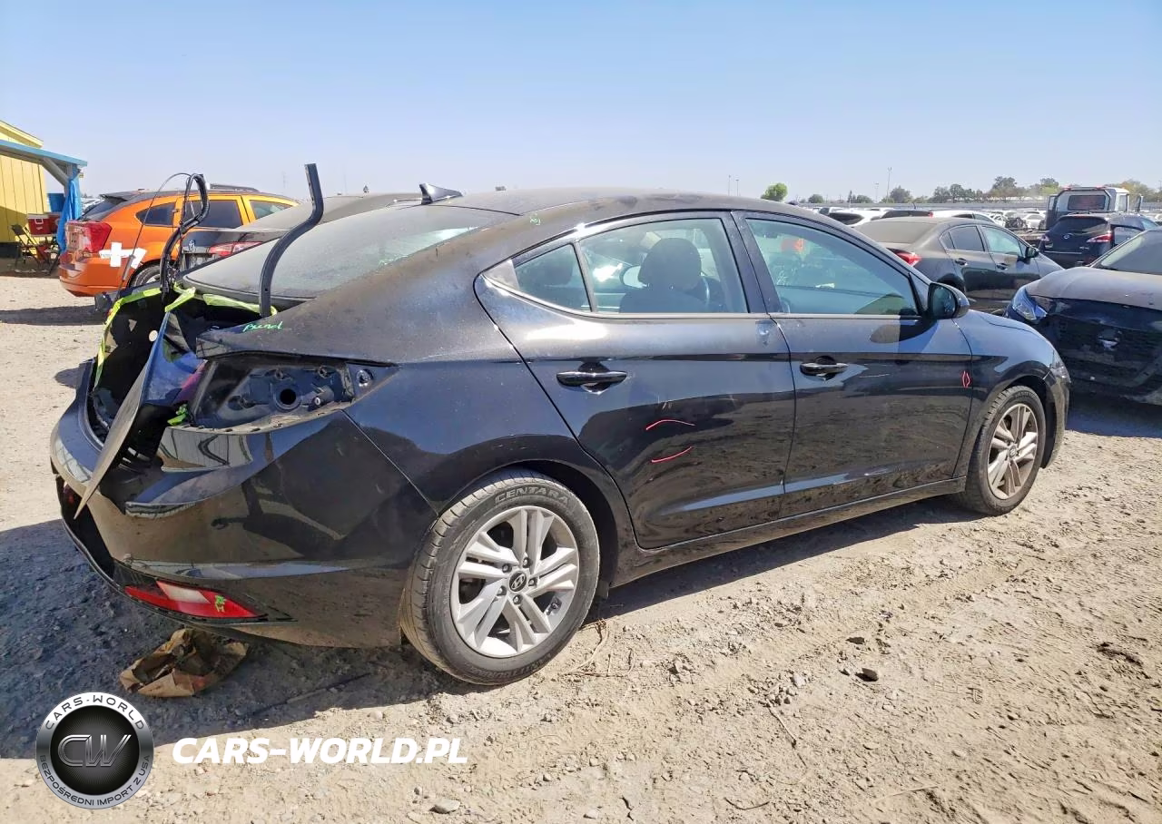 2019 Hyundai Elantra Value Edition VIN:5NPD84LF9KH460295 - 3