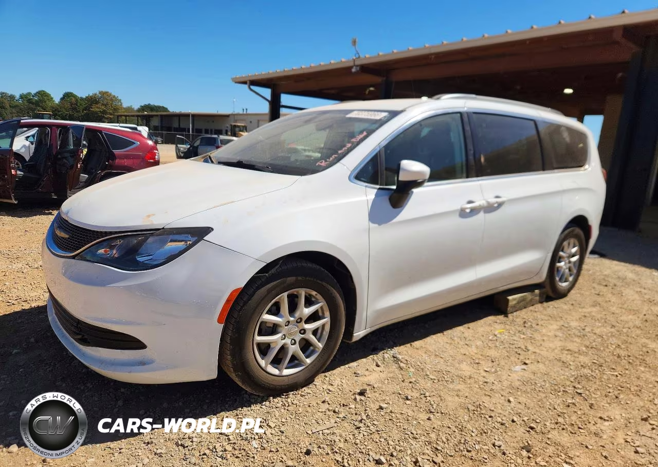 2020 Chrysler Voyager Lxi VIN:2C4RC1DG2LR172570 - 1