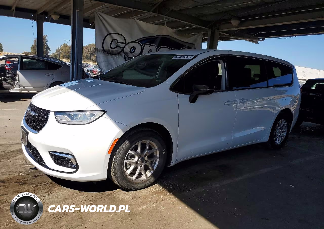2024 Chrysler Pacifica Touring L VIN:2C4RC1BG2RR106449 - 1
