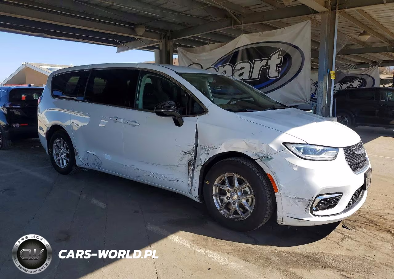 2024 Chrysler Pacifica Touring L VIN:2C4RC1BG2RR106449 - 4