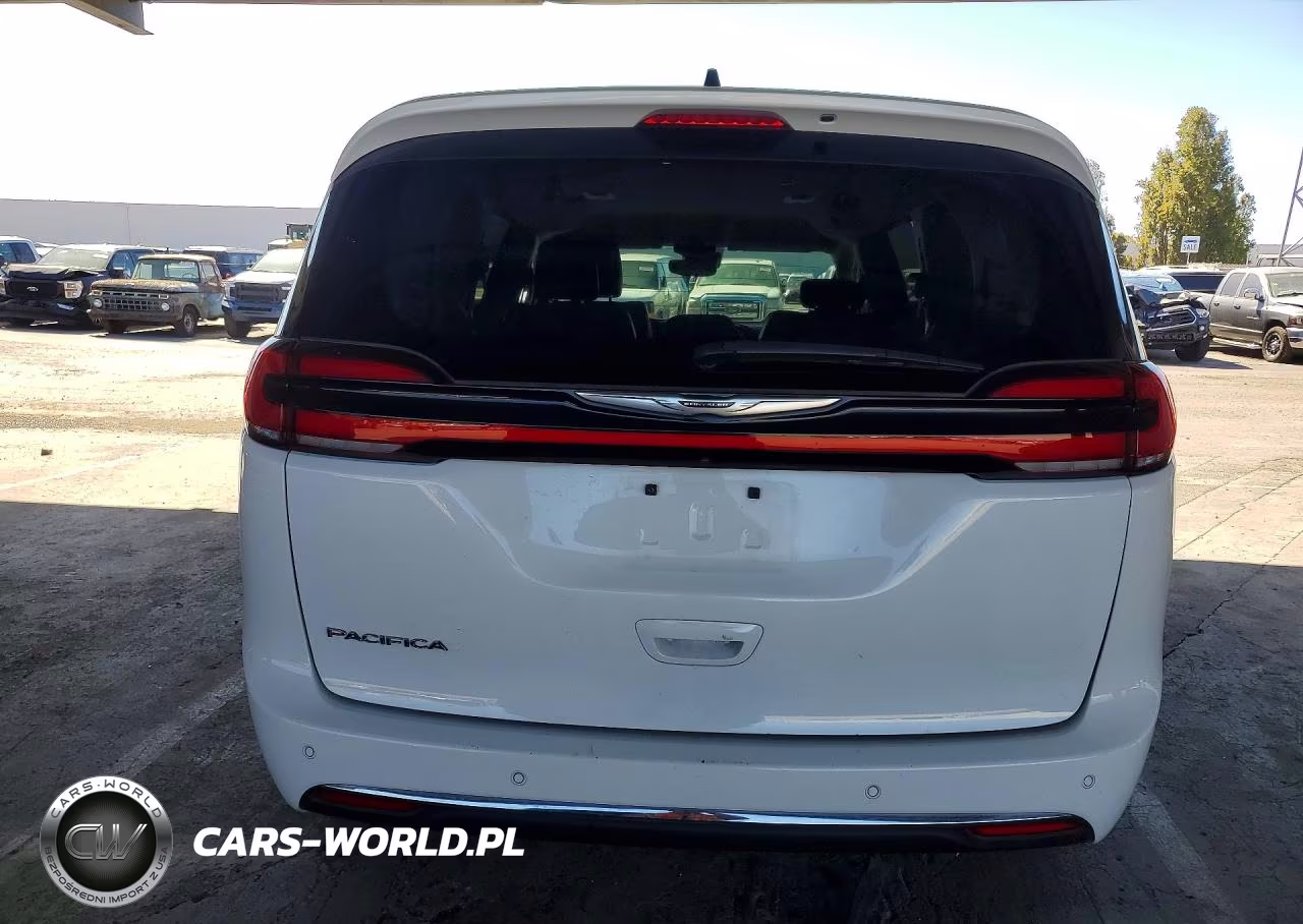 2024 Chrysler Pacifica Touring L VIN:2C4RC1BG2RR106449 - 6