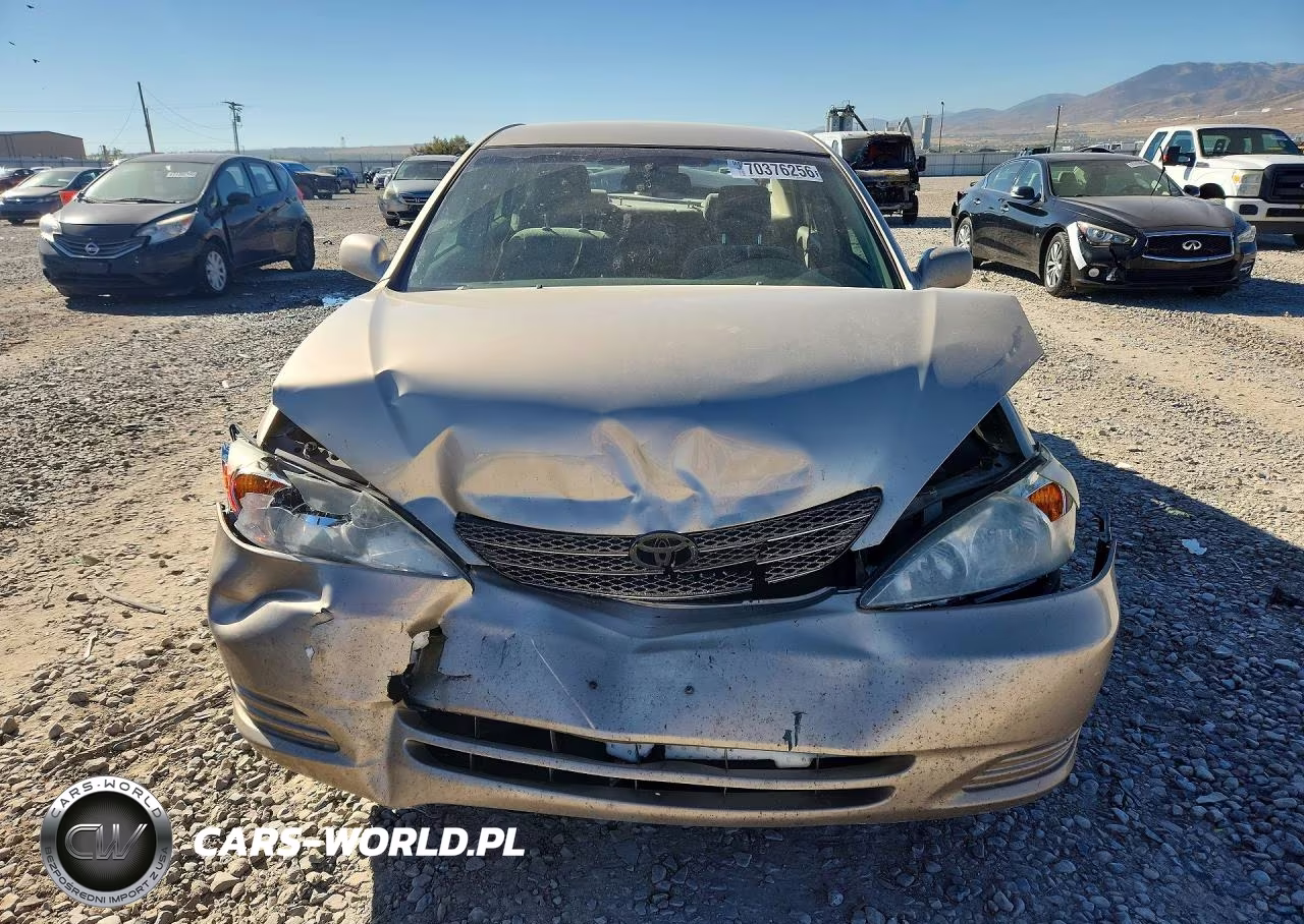 2002 Toyota Camry Le V6 VIN:4T1BF32K62U504518 - 5