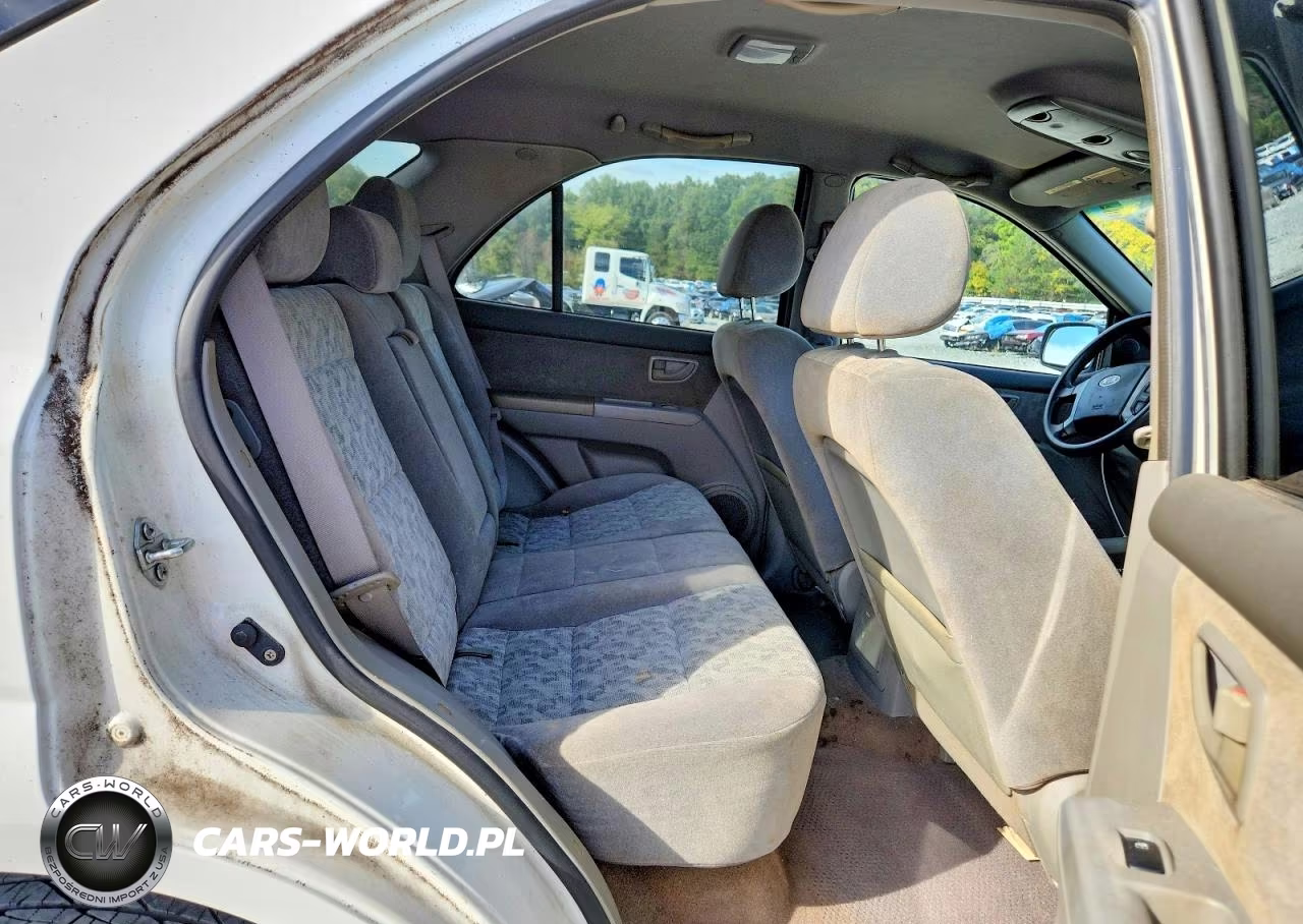 2008 Kia Sorento Base VIN:KNDJD735X85810842 - 11