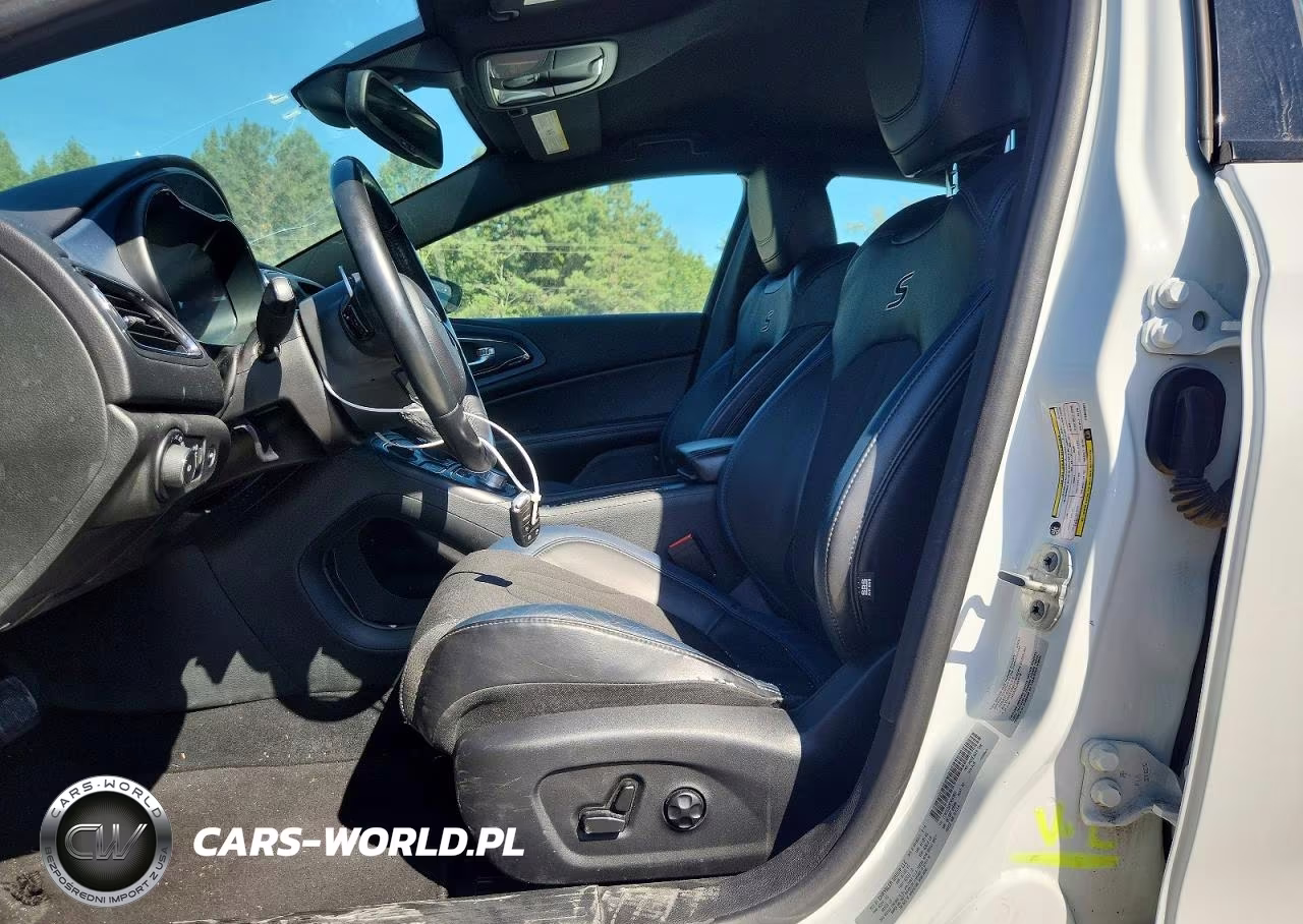 2015 Chrysler 200 S VIN:1C3CCCDG9FN543831 - 7