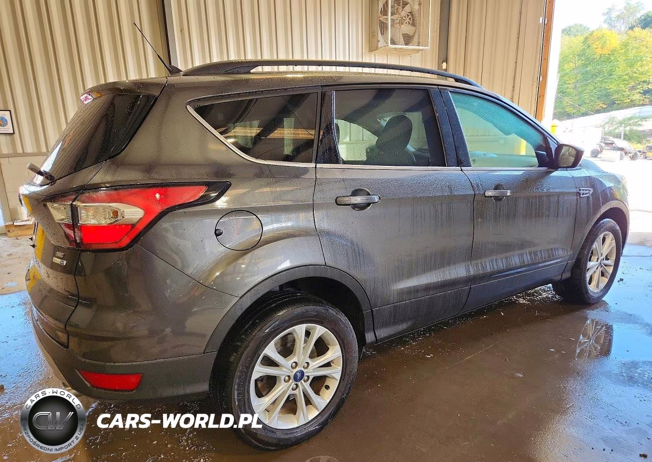 2018 Ford Escape Se VIN:1FMCU9GD1JUB81114 - 3
