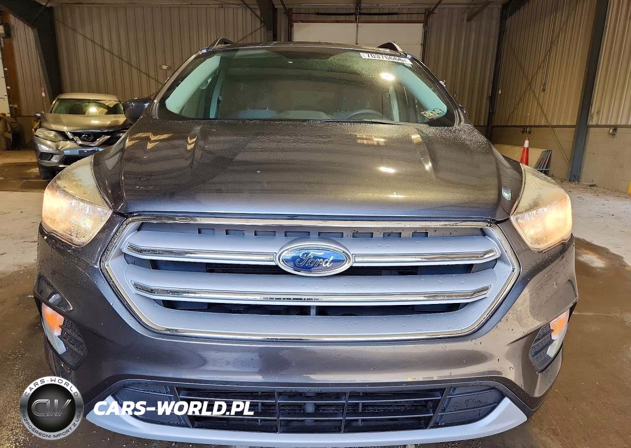 2018 Ford Escape Se VIN:1FMCU9GD1JUB81114 - 5