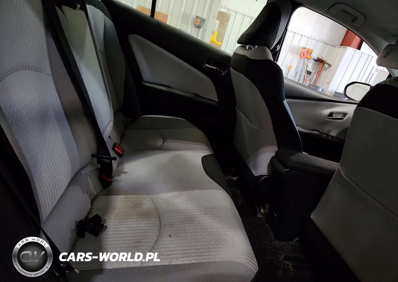 2017 Toyota Prius Three VIN:JTDKARFU6H3528561 - 10