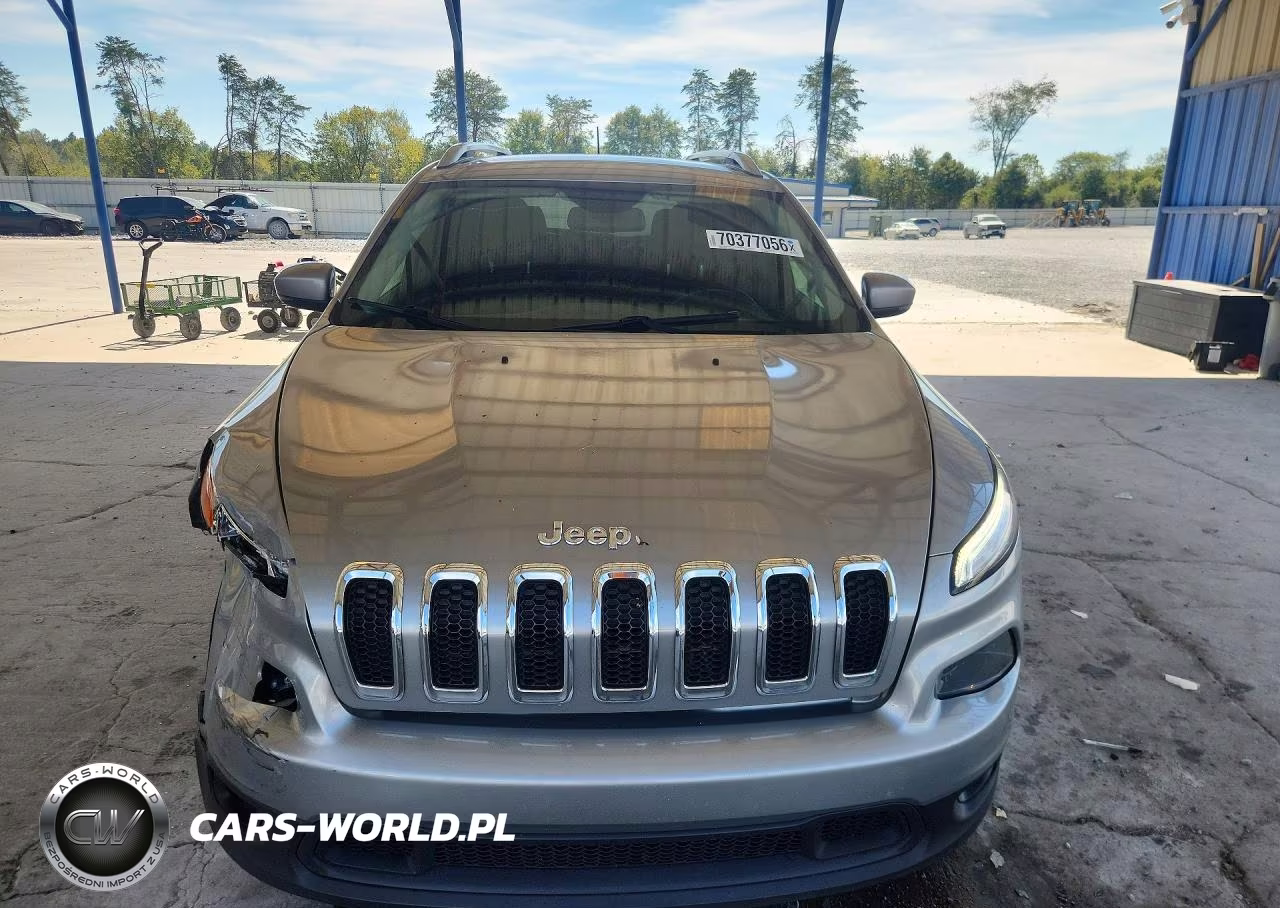 2017 Jeep Cherokee Latitude VIN:1C4PJLCB9HW661299 - 5