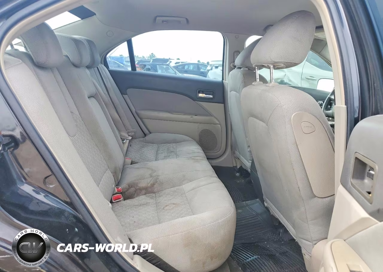 2010 Ford Fusion S VIN:3FAHP0GA1AR402436 - 10