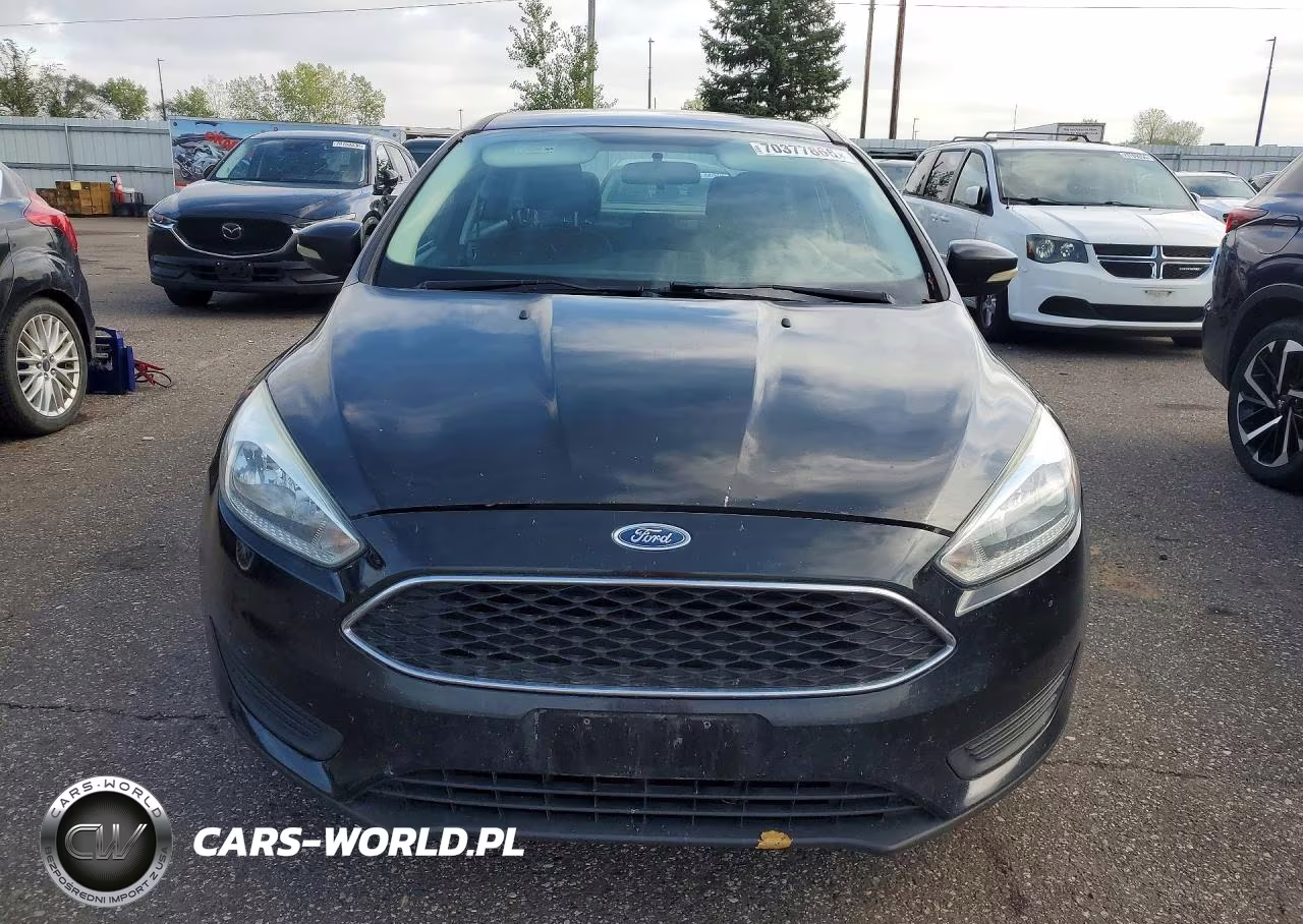 2015 Ford Focus Se VIN:1FADP3F22FL319677 - 5