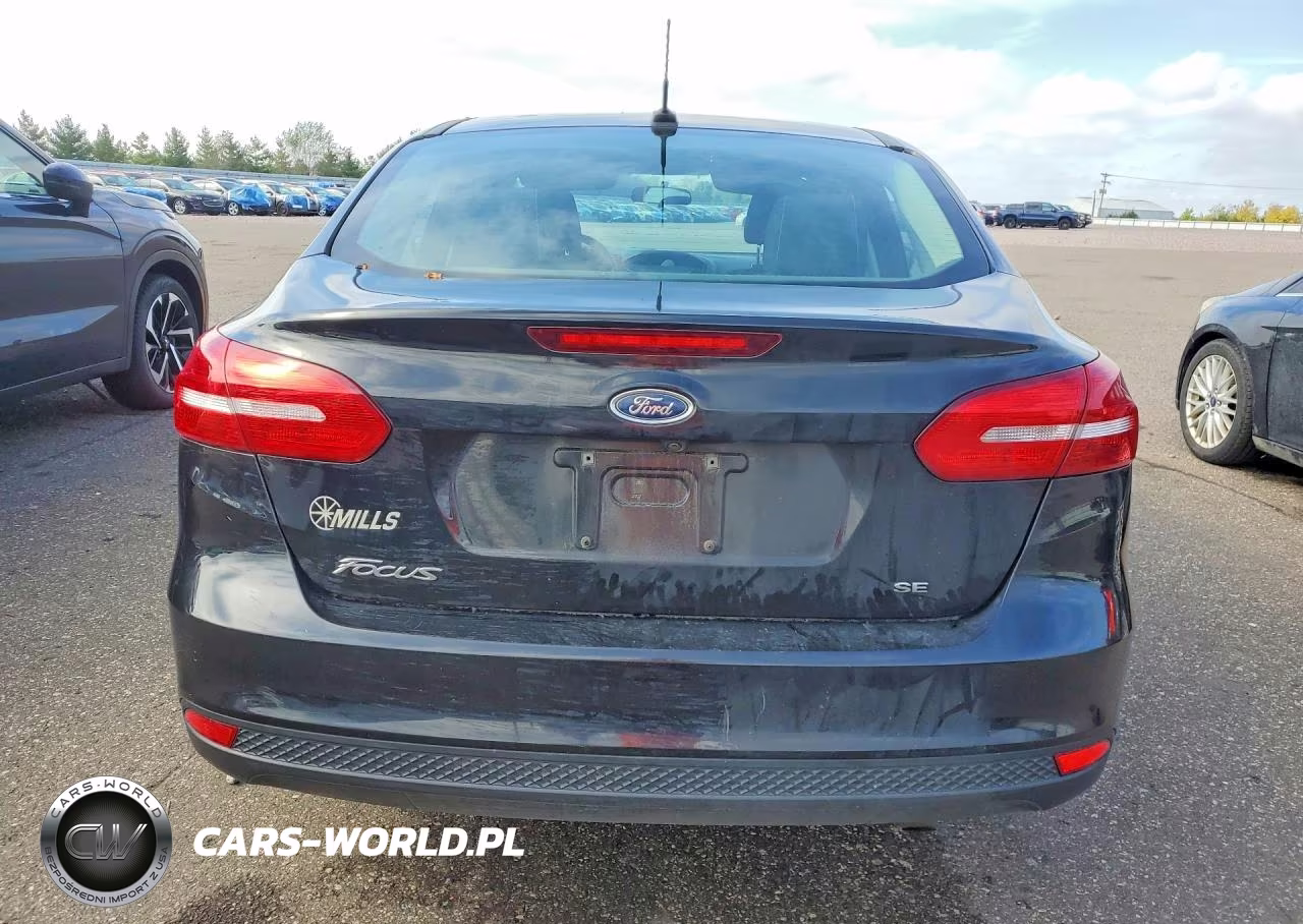 2015 Ford Focus Se VIN:1FADP3F22FL319677 - 6