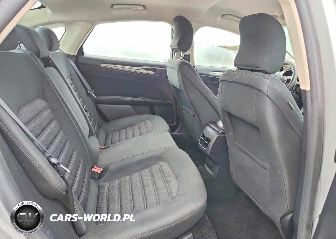 2017 Ford Fusion Se VIN:3FA6P0H71HR390664 - 10