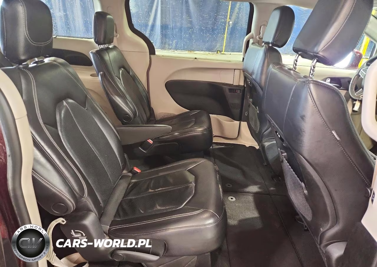 2022 Chrysler Pacifica Touring L VIN:2C4RC1BG9NR217915 - 11