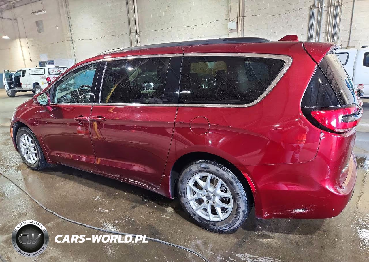 2022 Chrysler Pacifica Touring L VIN:2C4RC1BG9NR217915 - 2