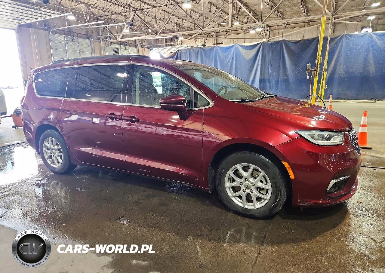 2022 Chrysler Pacifica Touring L VIN:2C4RC1BG9NR217915 - 4
