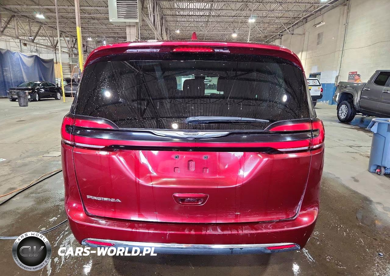 2022 Chrysler Pacifica Touring L VIN:2C4RC1BG9NR217915 - 6