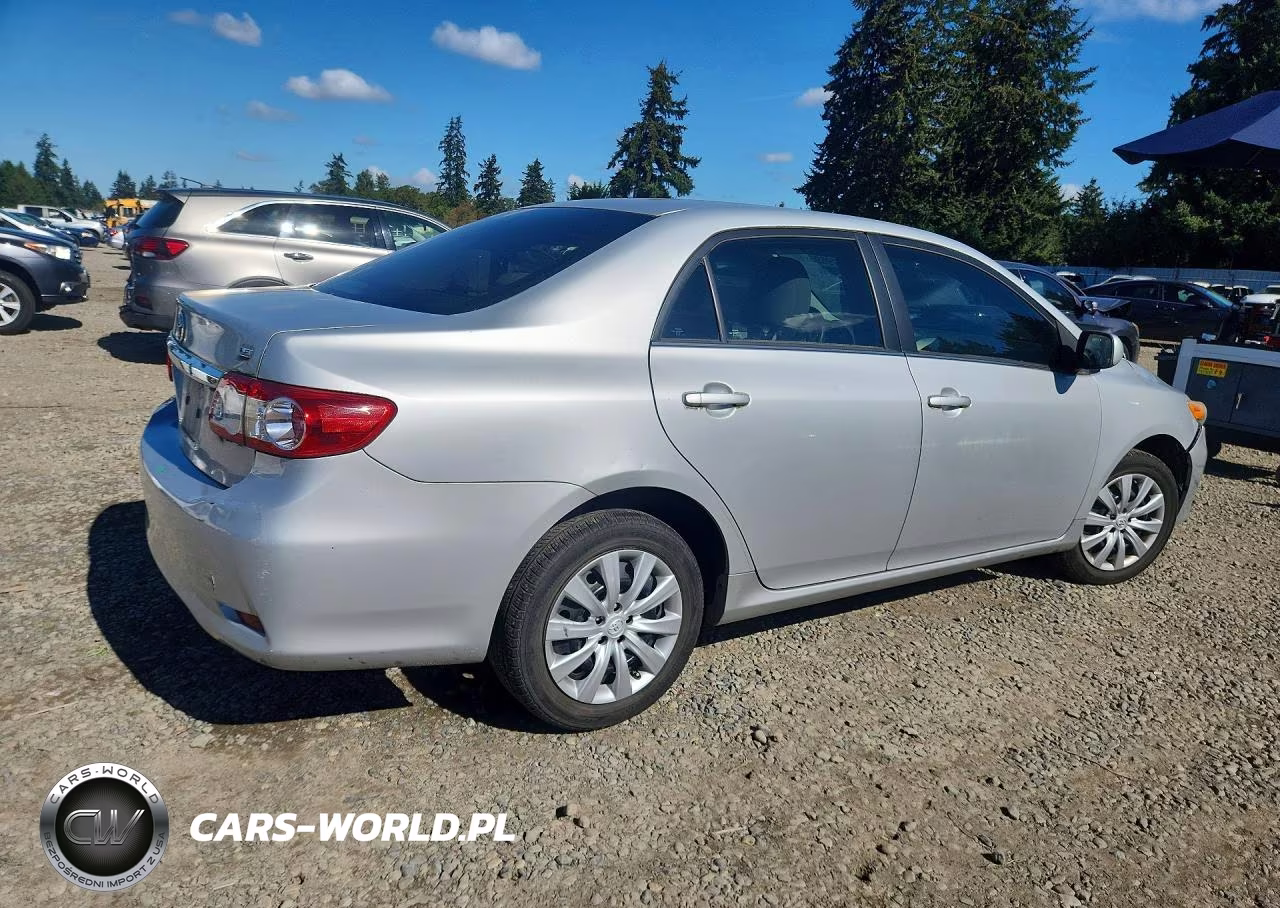 2013 Toyota Corolla Le VIN:2T1BU4EE8DC921922 - 3