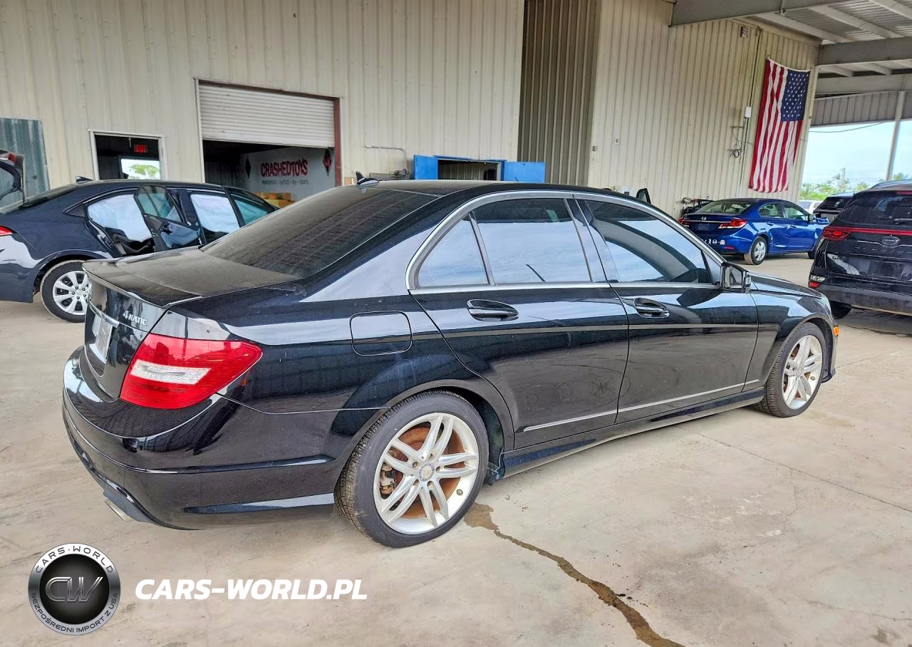 2013 Mercedes-Benz C 300 4Matic VIN:WDDGF8AB7DR276727 - 3