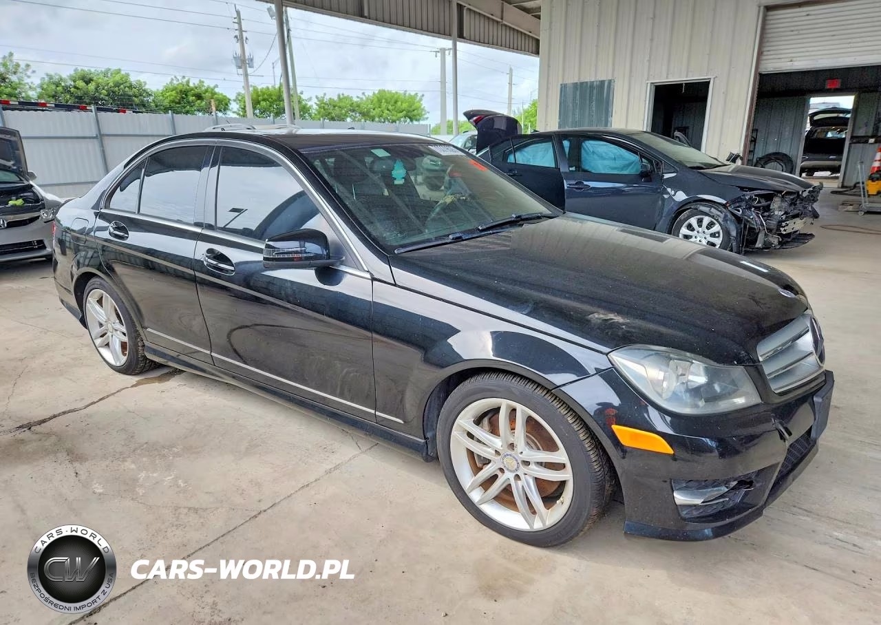 2013 Mercedes-Benz C 300 4Matic VIN:WDDGF8AB7DR276727 - 4