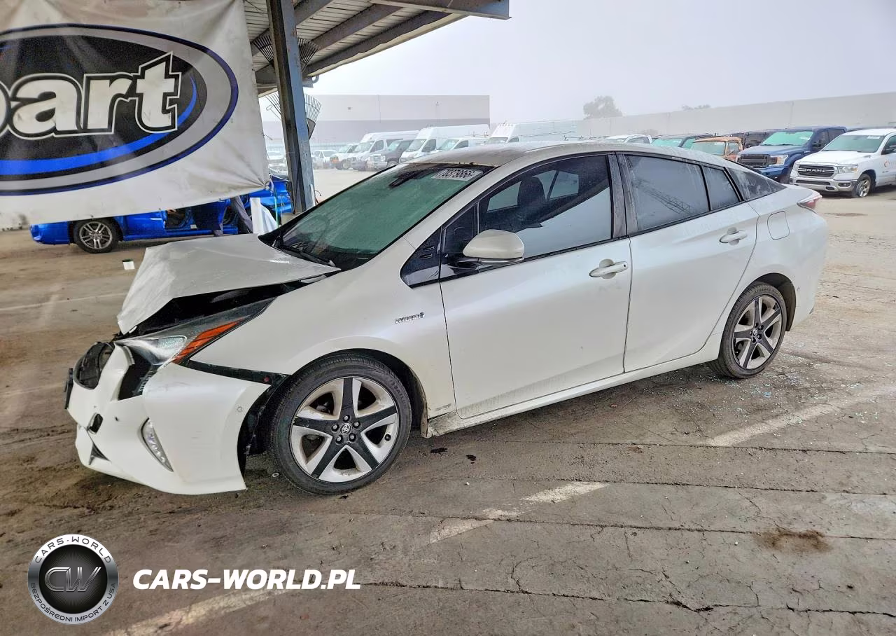 2018 Toyota Prius Three Touring VIN:JTDKARFU0J3065127 - 1