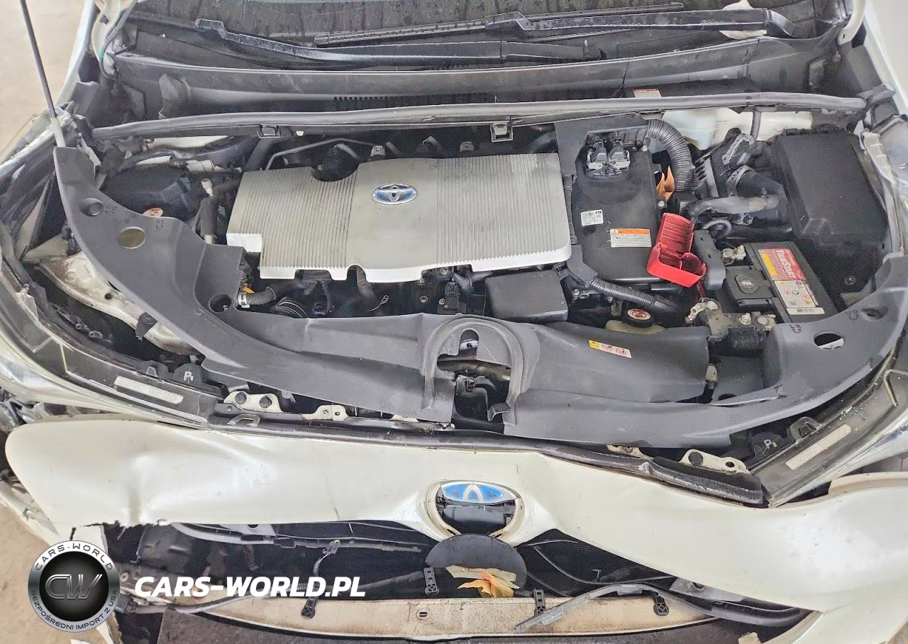 2018 Toyota Prius Three Touring VIN:JTDKARFU0J3065127 - 11